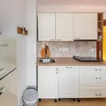 Under The Rock-Jacuzzi-400Y Stone House