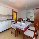 Appartement Under The Rock-Jacuzzi-400Y Stone House Osp