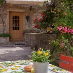 Appartement Under The Rock-Jacuzzi-400Y Stone House