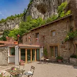 Under The Rock-Jacuzzi-400Y Stone House Osp