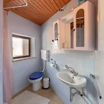 Under The Rock-Jacuzzi-400Y Stone House Osp