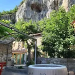 Appartement Under The Rock-Jacuzzi-400Y Stone House