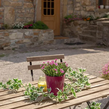 Apartment Under The Rock In Osp