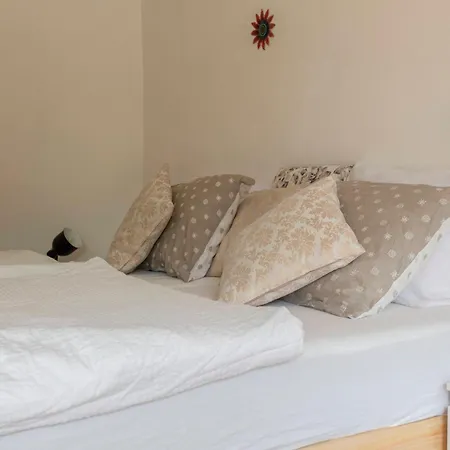 Under The Rock House In With Jacuzzi Apartament Osp