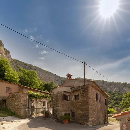 Appartement Under The Rock-Jacuzzi-400Y Stone House