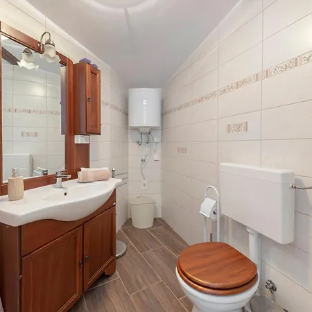 Apartment Under The Rock In Osp Διαμέρισμα