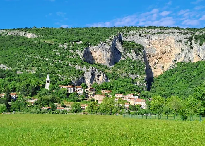Apartment Under The Rock In Osp * Osp