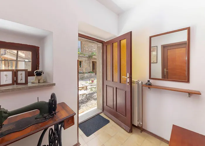 Apartment Under The Rock In Osp アパート