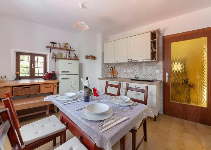 Apartment Under The Rock In Osp *