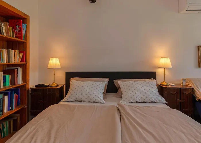 Under The Rock In Appartement