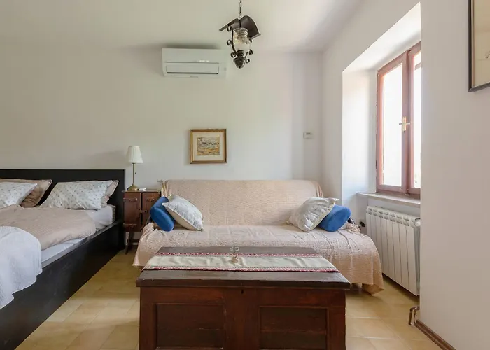 Apartment Under The Rock In Osp アパート Osp