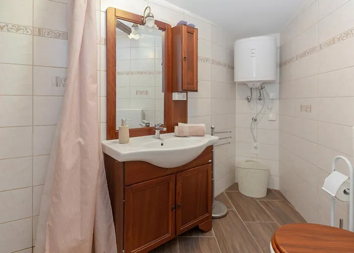 Under The Rock In Appartement *