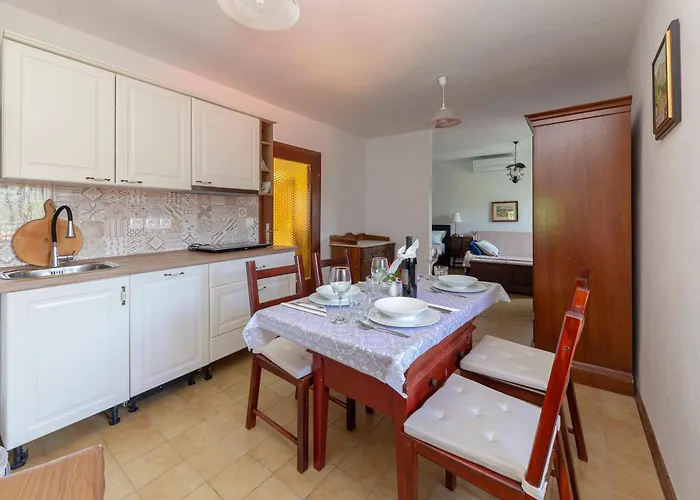 Appartement Under The Rock In Osp