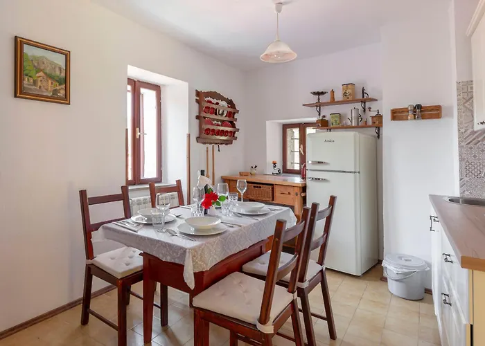 Appartement Under The Rock In Osp