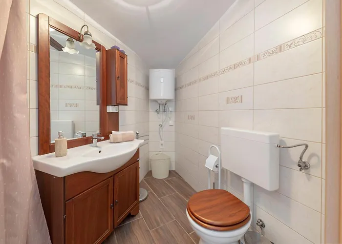 Apartment Under The Rock In Osp アパート