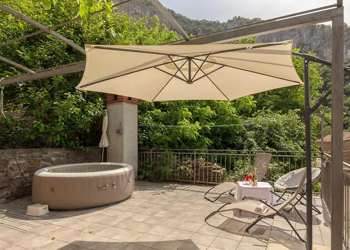 アパート Apartment Under The Rock In Osp Osp