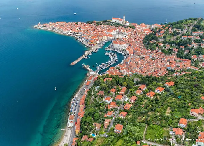 Apartment Under The Rock In Osp アパート *