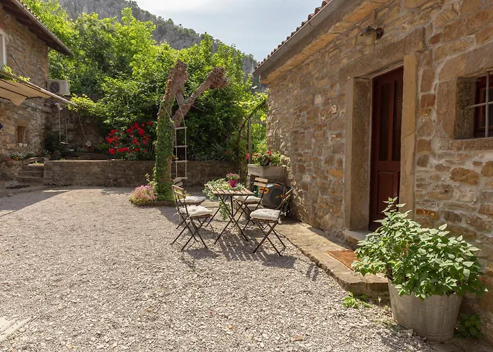 Appartement Under The Rock In *